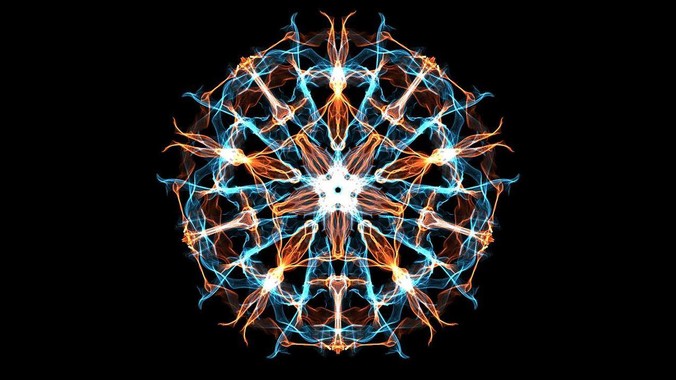 喊老公给娃穿裤子,喊不动,我把裤子扔在玩游戏的他的头上,他把电脑砸了,我该怎么处理?